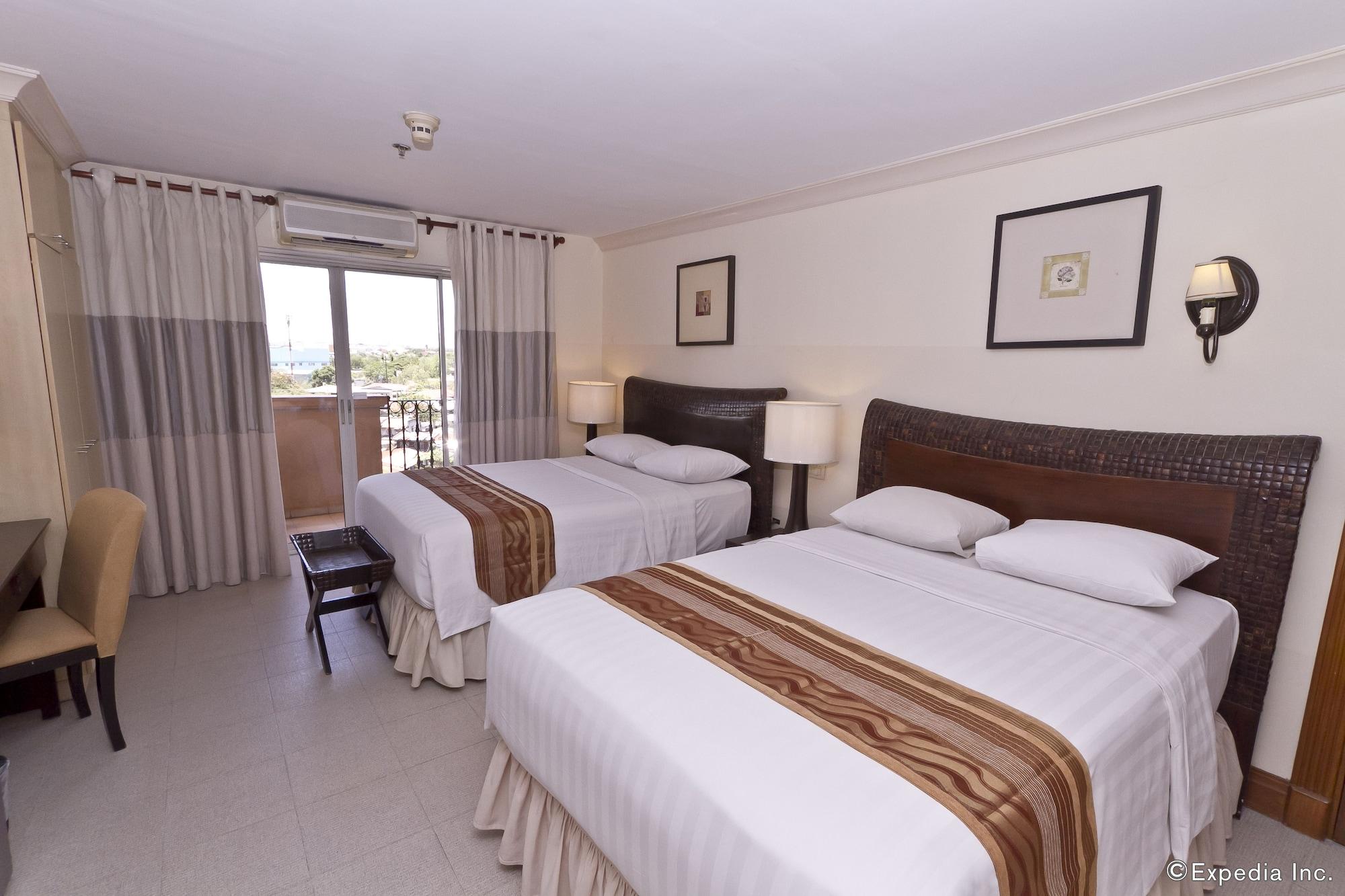 Crown Regency Suites Mactan Lapu-Lapu City Buitenkant foto