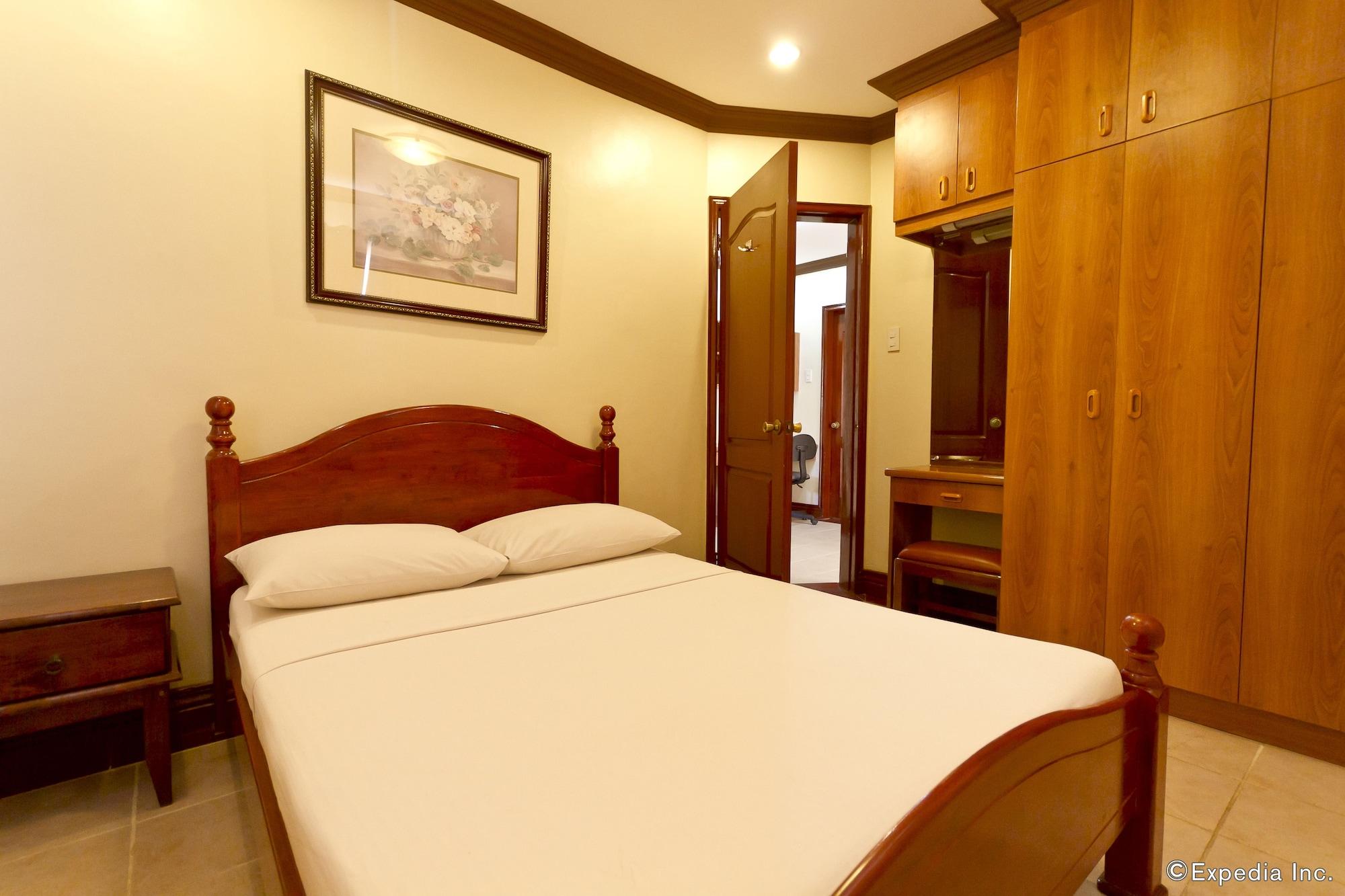 Crown Regency Suites Mactan Lapu-Lapu City Buitenkant foto