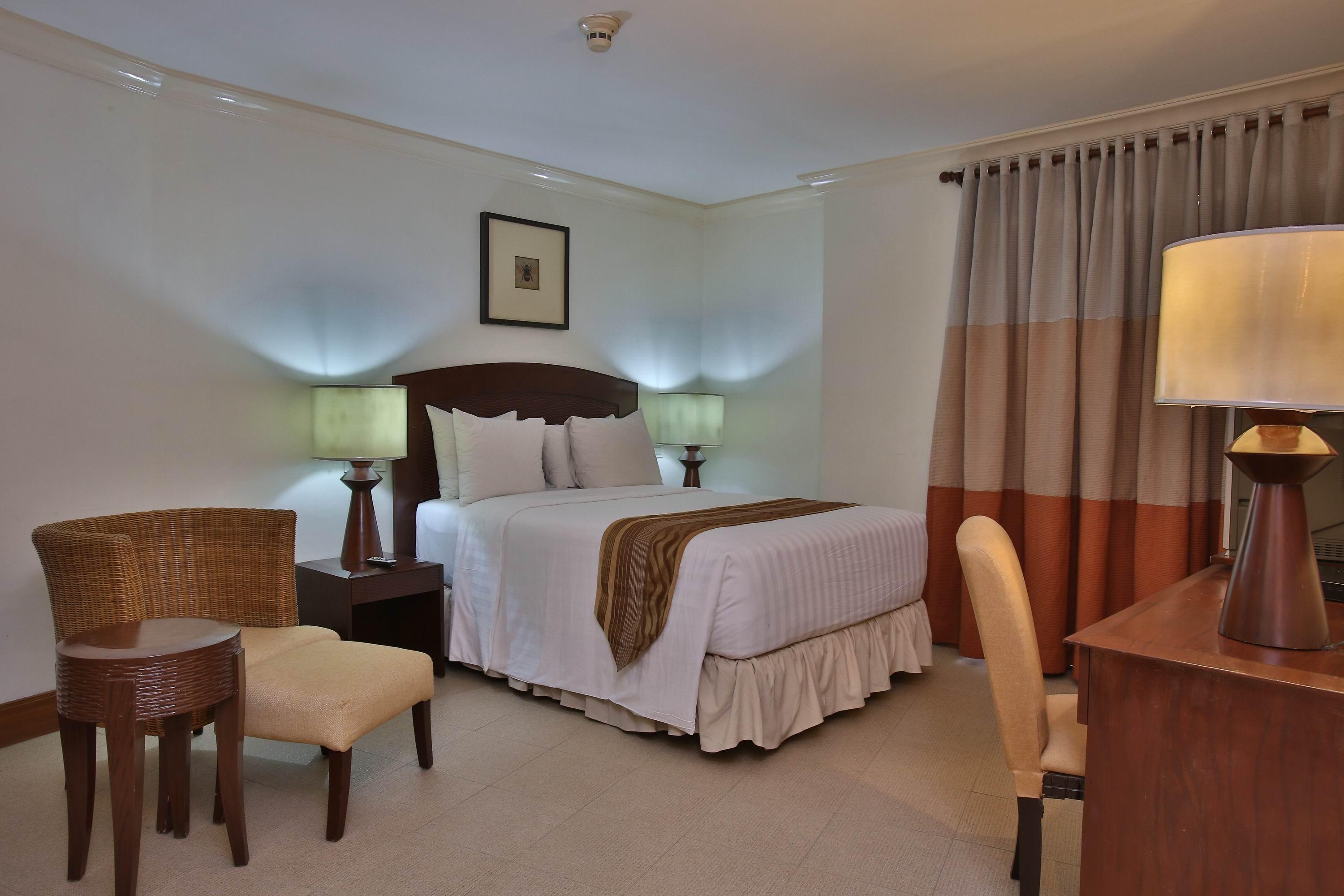 Crown Regency Suites Mactan Lapu-Lapu City Buitenkant foto