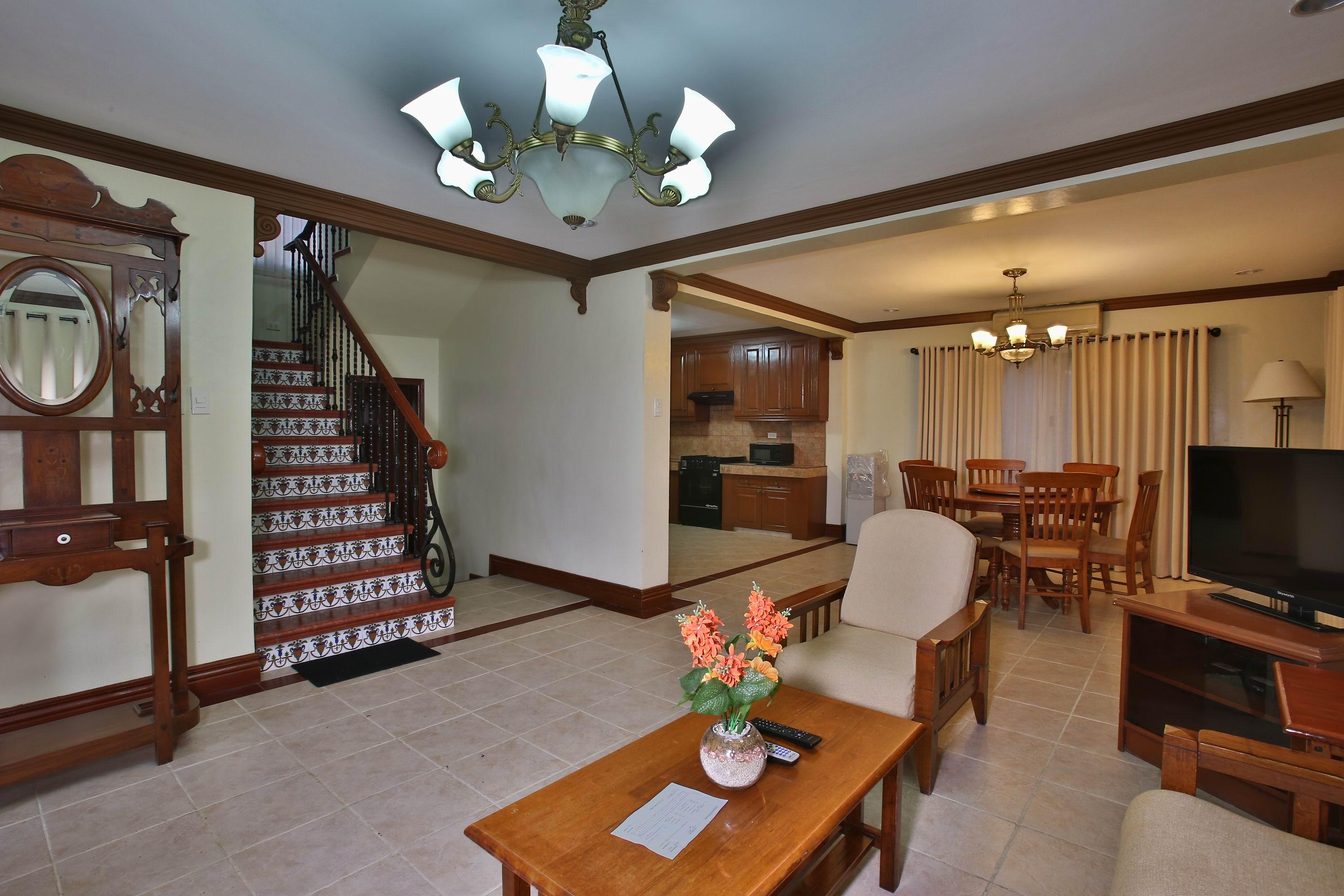 Crown Regency Suites Mactan Lapu-Lapu City Buitenkant foto
