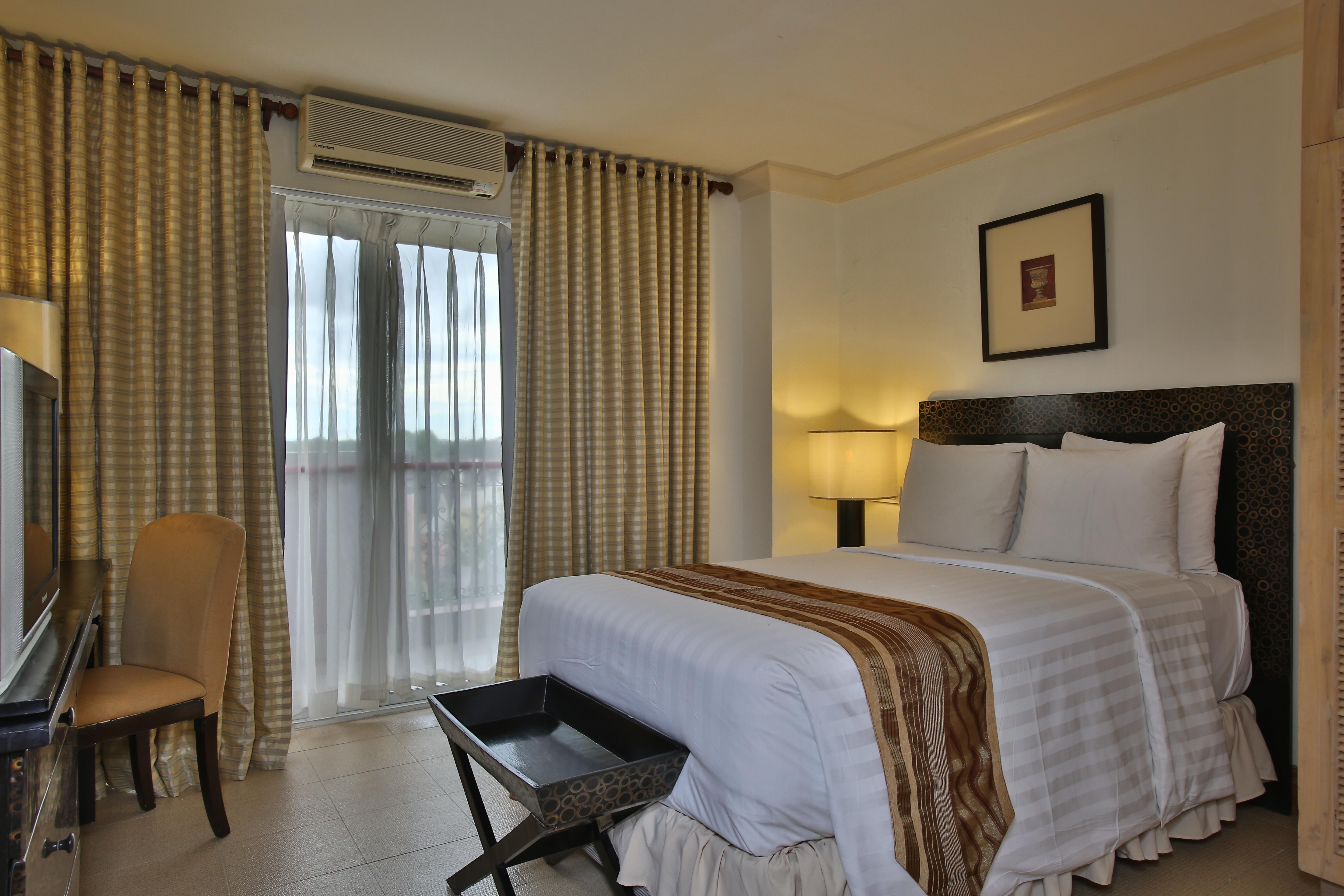 Crown Regency Suites Mactan Lapu-Lapu City Buitenkant foto