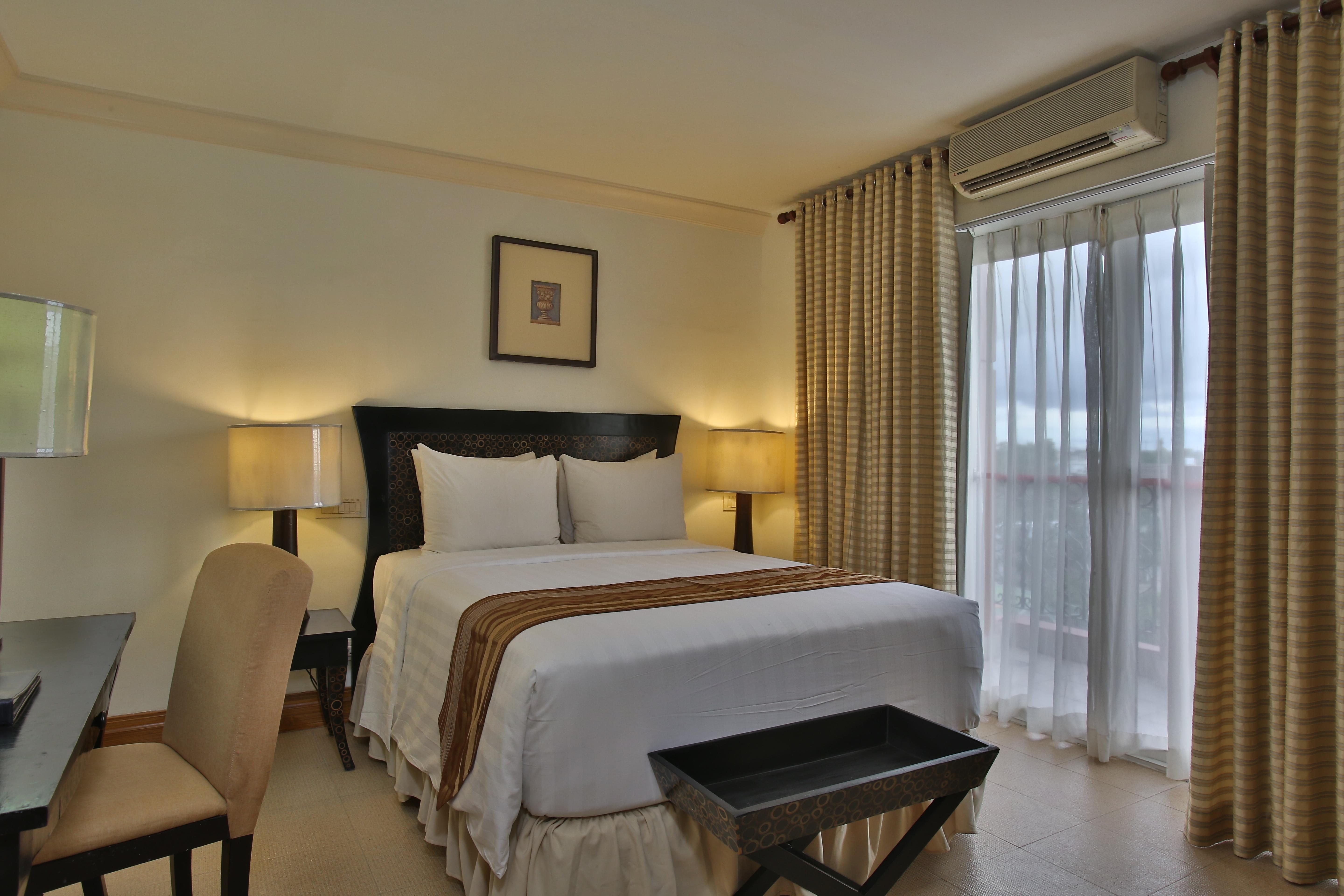 Crown Regency Suites Mactan Lapu-Lapu City Buitenkant foto