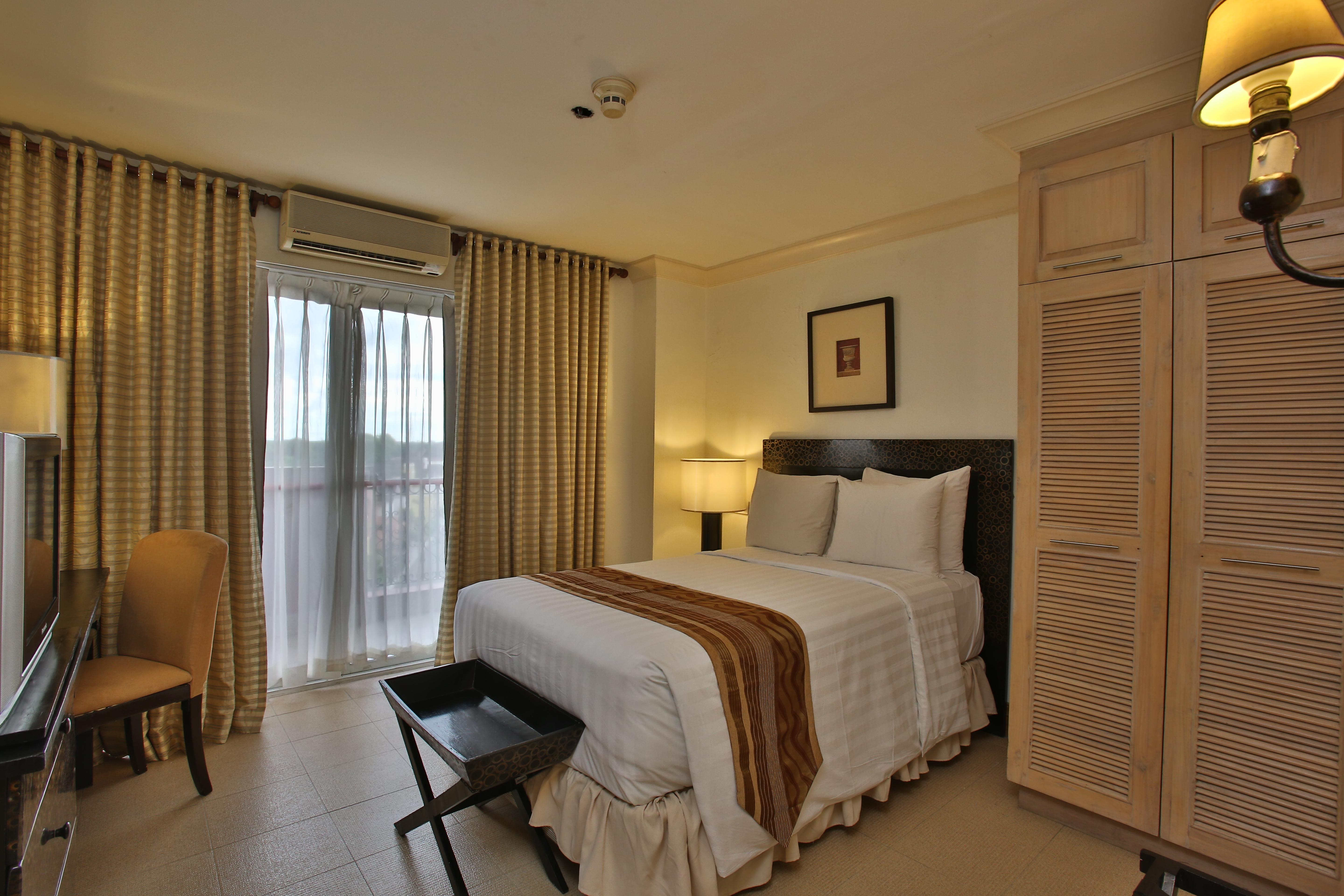 Crown Regency Suites Mactan Lapu-Lapu City Buitenkant foto