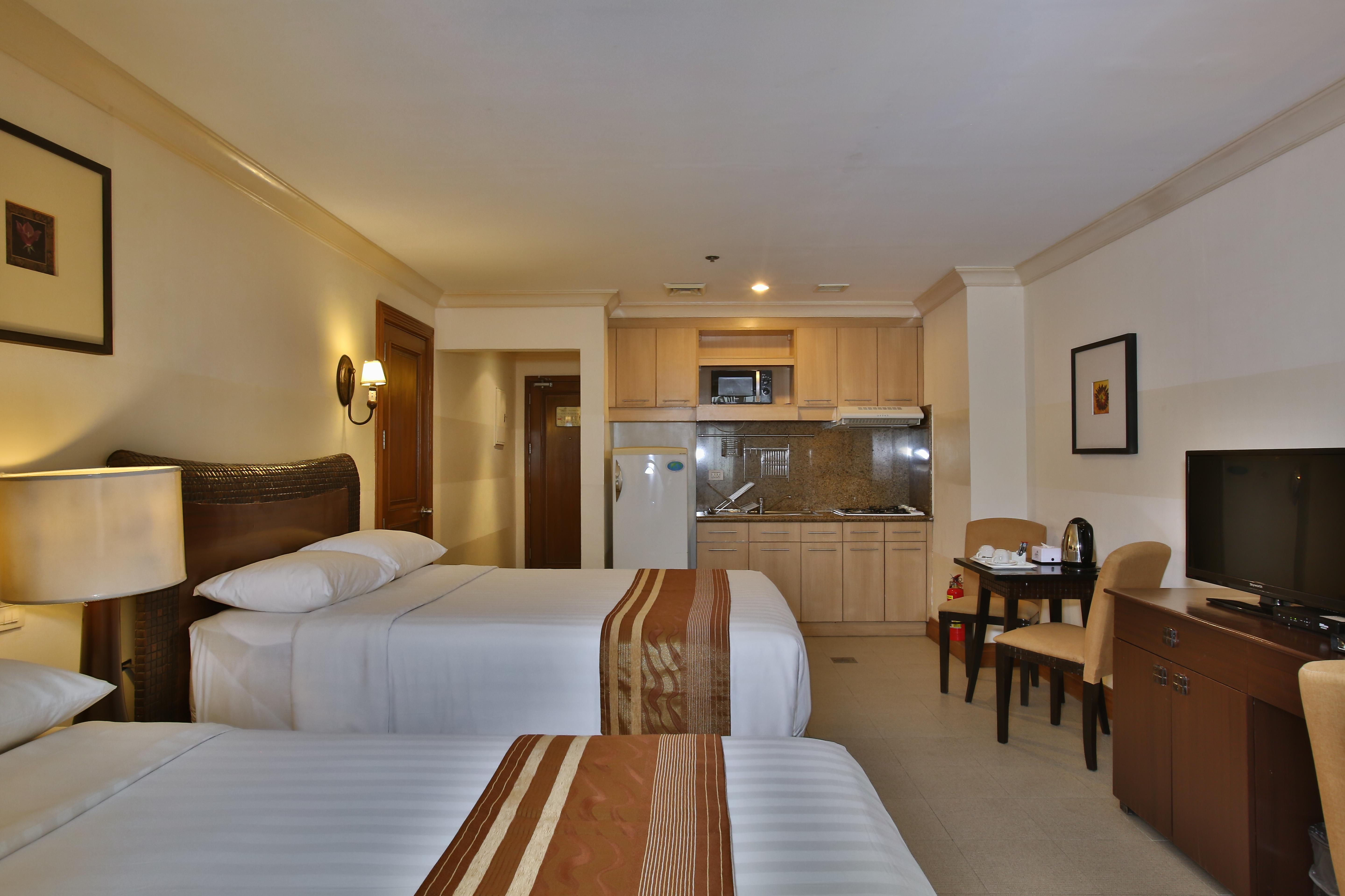 Crown Regency Suites Mactan Lapu-Lapu City Buitenkant foto