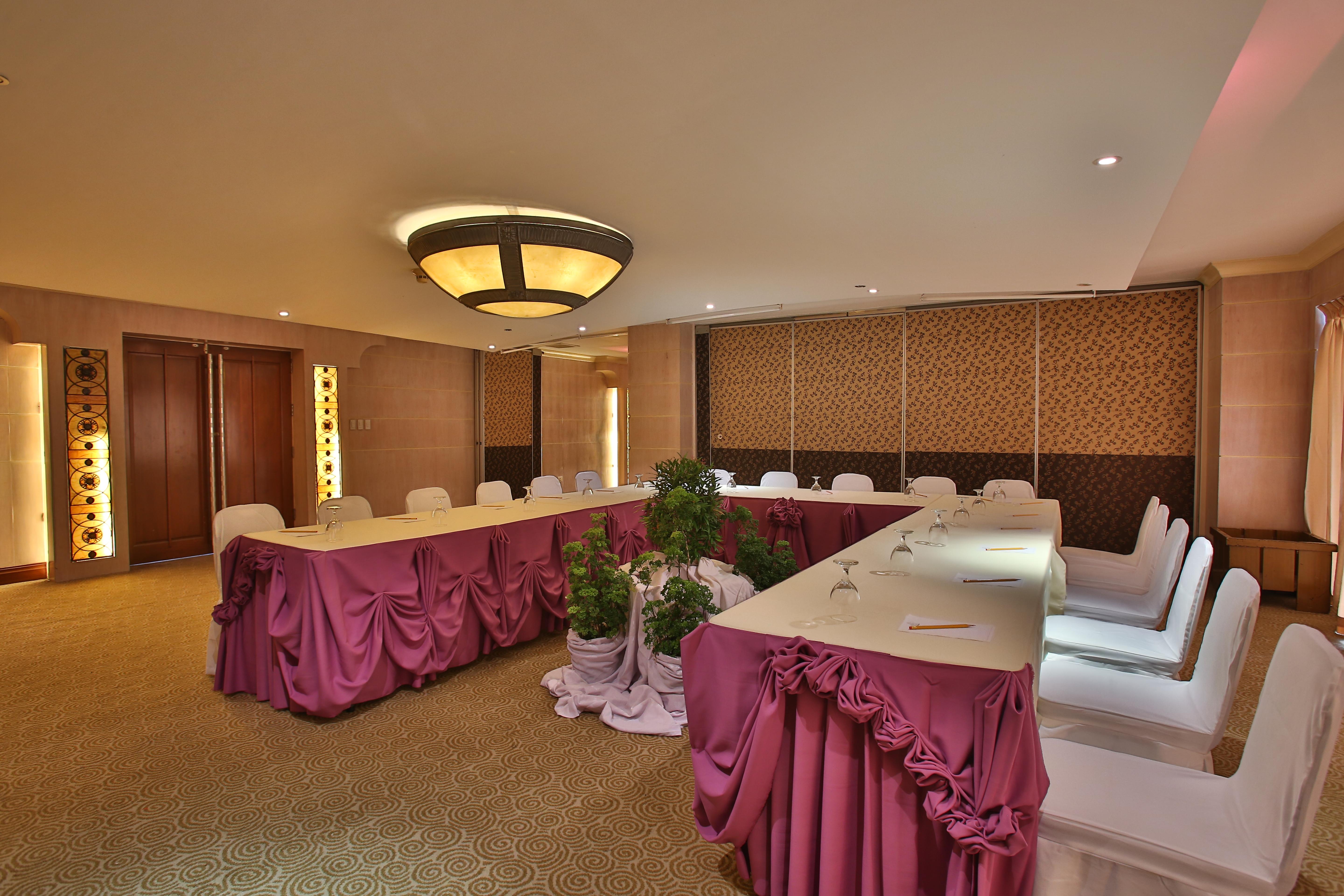 Crown Regency Suites Mactan Lapu-Lapu City Buitenkant foto