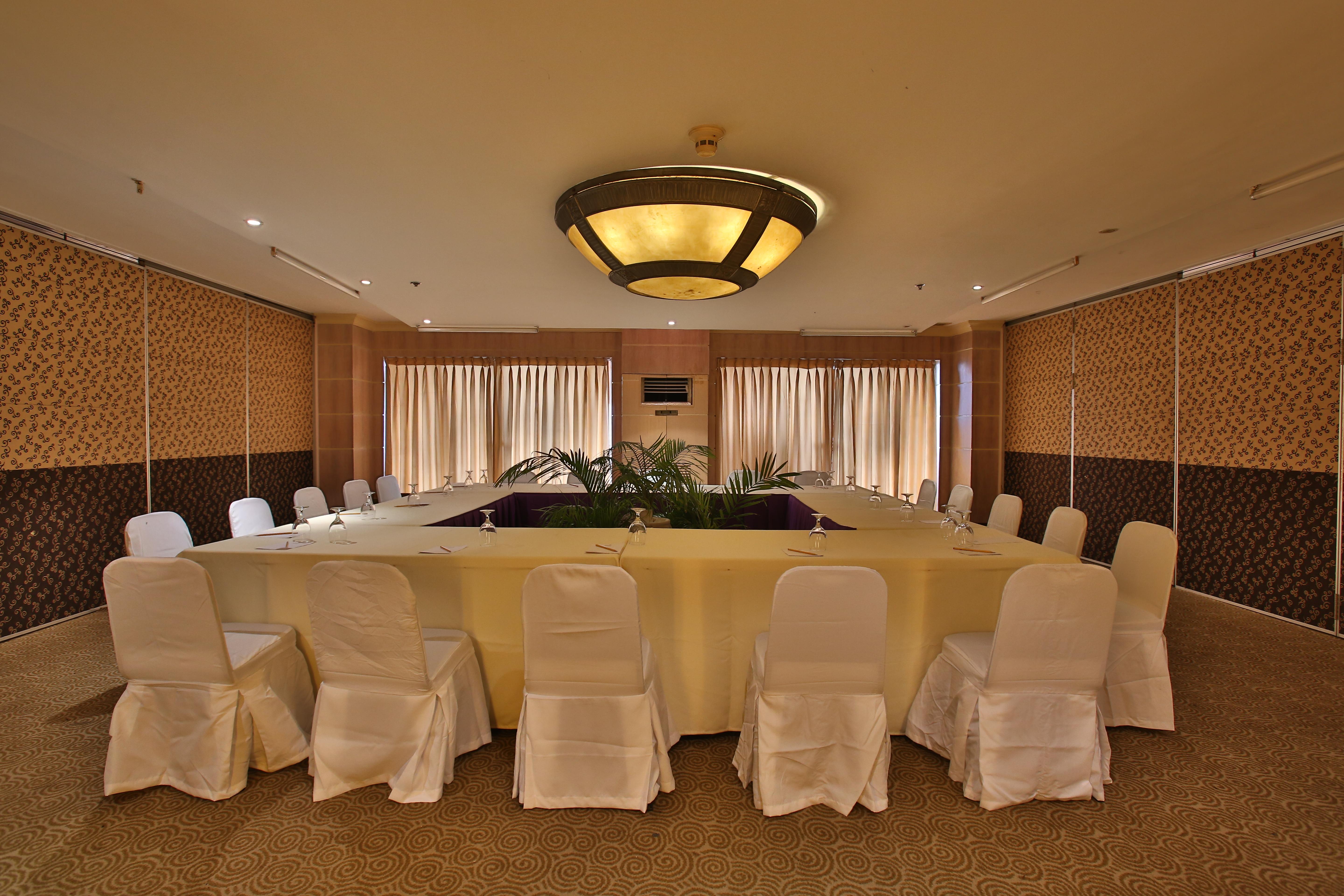 Crown Regency Suites Mactan Lapu-Lapu City Buitenkant foto