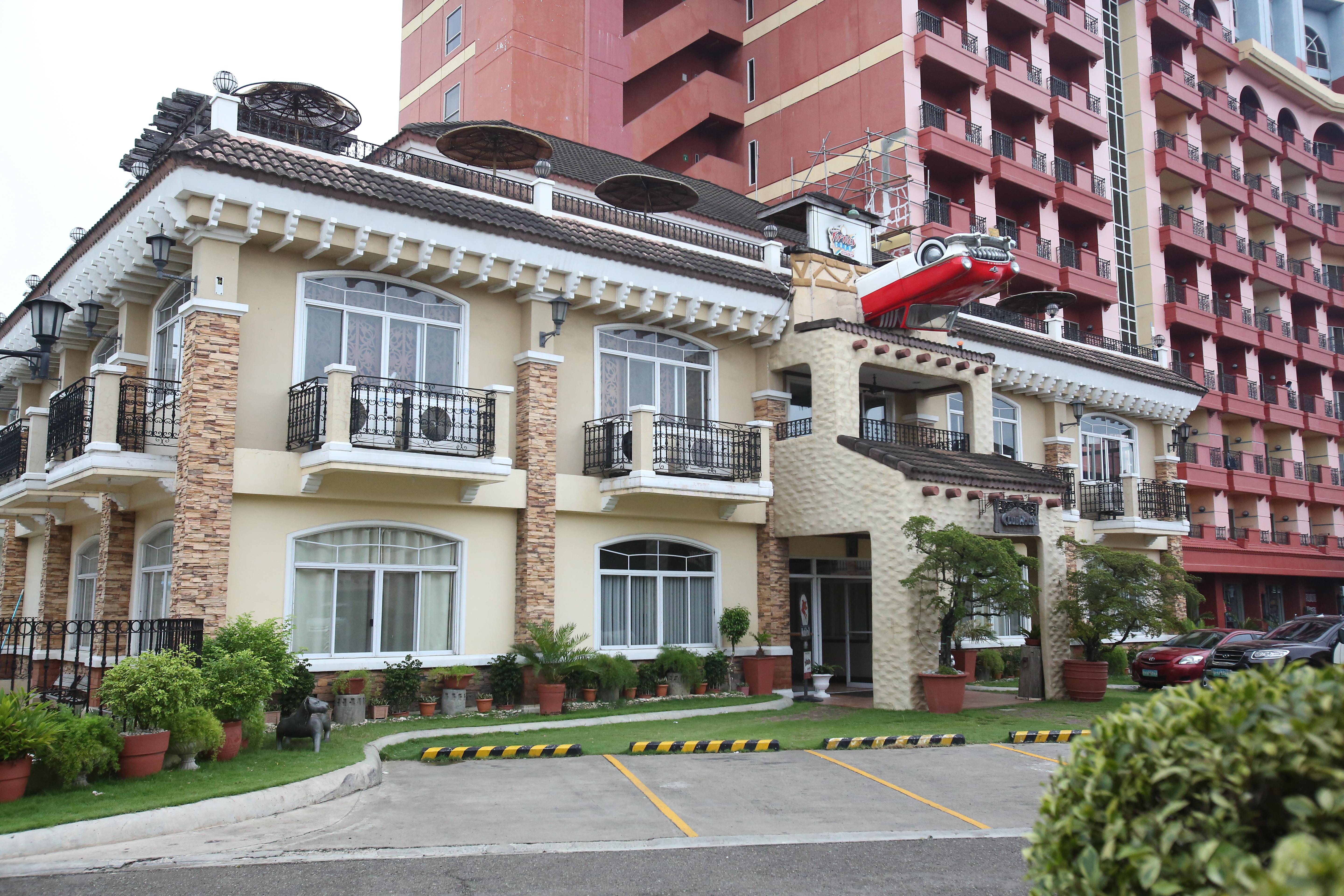 Crown Regency Suites Mactan Lapu-Lapu City Buitenkant foto