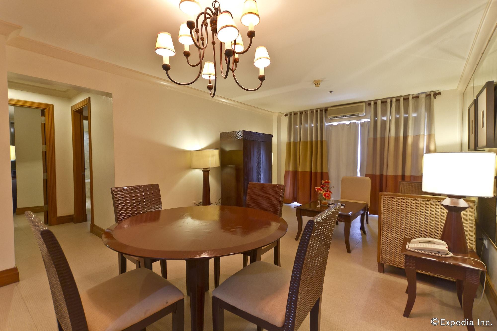 Crown Regency Suites Mactan Lapu-Lapu City Buitenkant foto