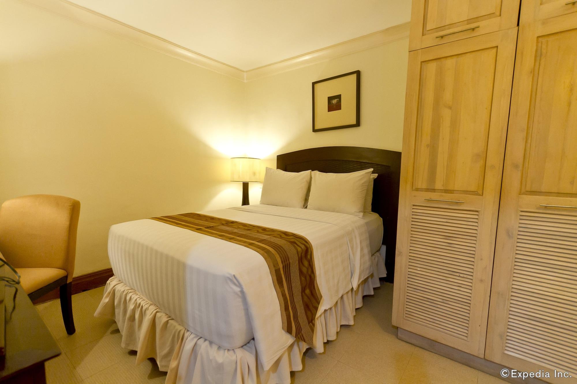 Crown Regency Suites Mactan Lapu-Lapu City Buitenkant foto