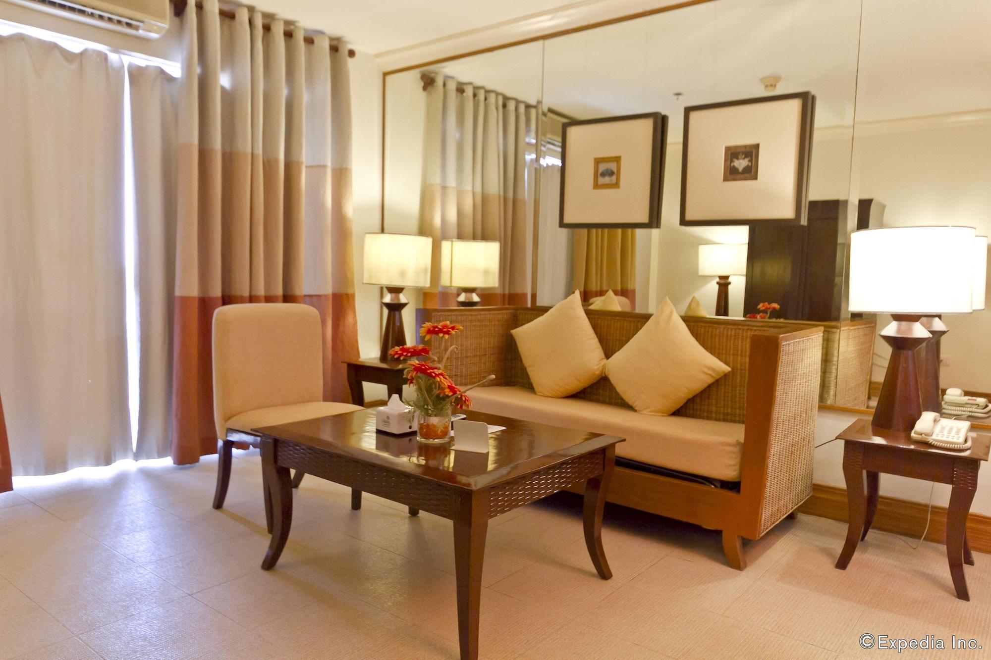 Crown Regency Suites Mactan Lapu-Lapu City Buitenkant foto