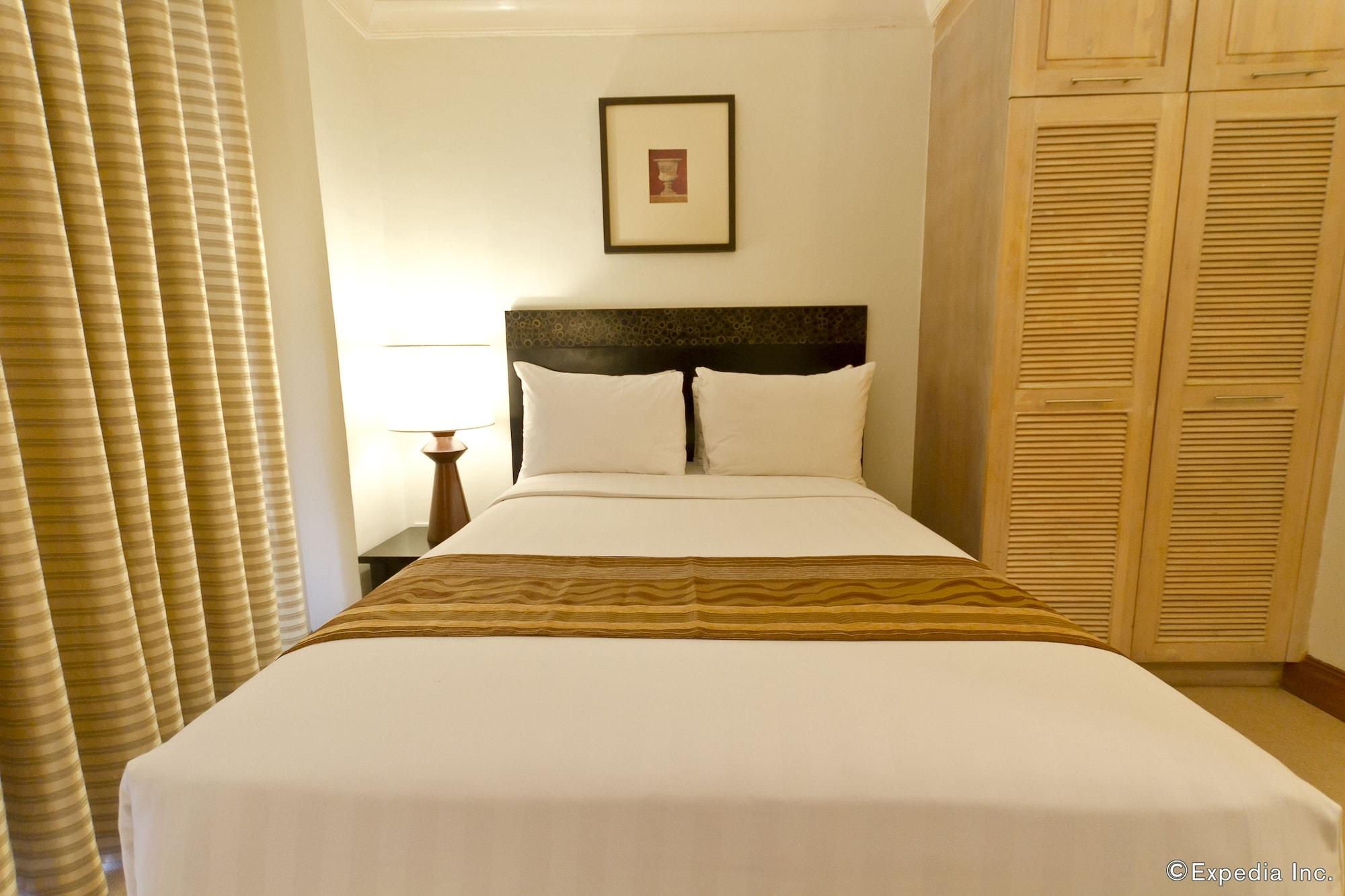 Crown Regency Suites Mactan Lapu-Lapu City Buitenkant foto